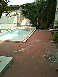 Terrasses et plage de piscine